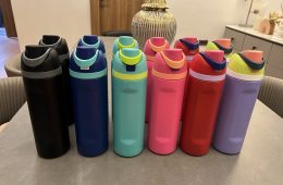 950ml stainless water bottles with an inner straw . Can be use with or with the straw